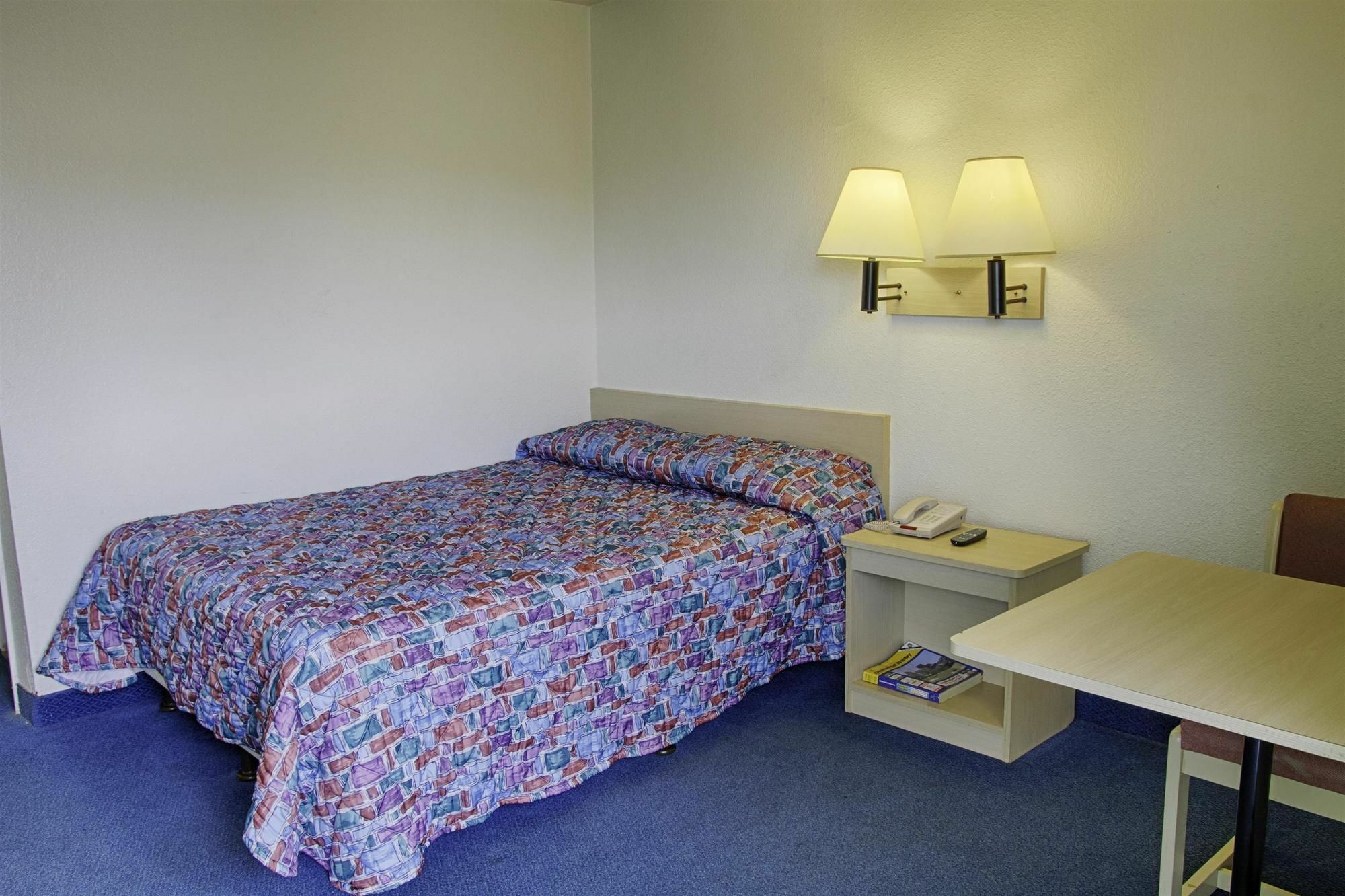 Super 8 By Wyndham Florence Exterior photo